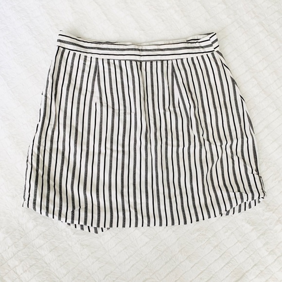 BCBGeneration button wrap skirt - Picture 5 of 7